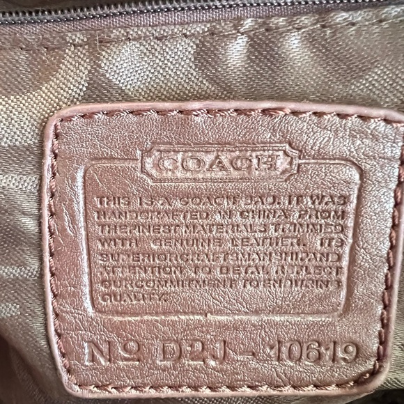 Coach Op Art Tote or Diaper Bag w/Wristlet NWT Zebra Y2K - Picture 14 of 16